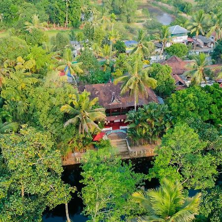 Hotel Garggi Backwater Retreat à Kottayam Extérieur photo
