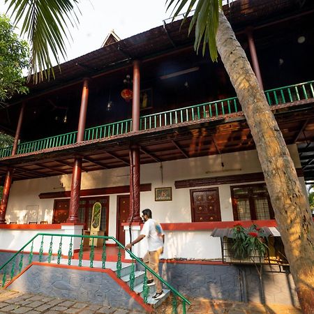 Hotel Garggi Backwater Retreat à Kottayam Extérieur photo