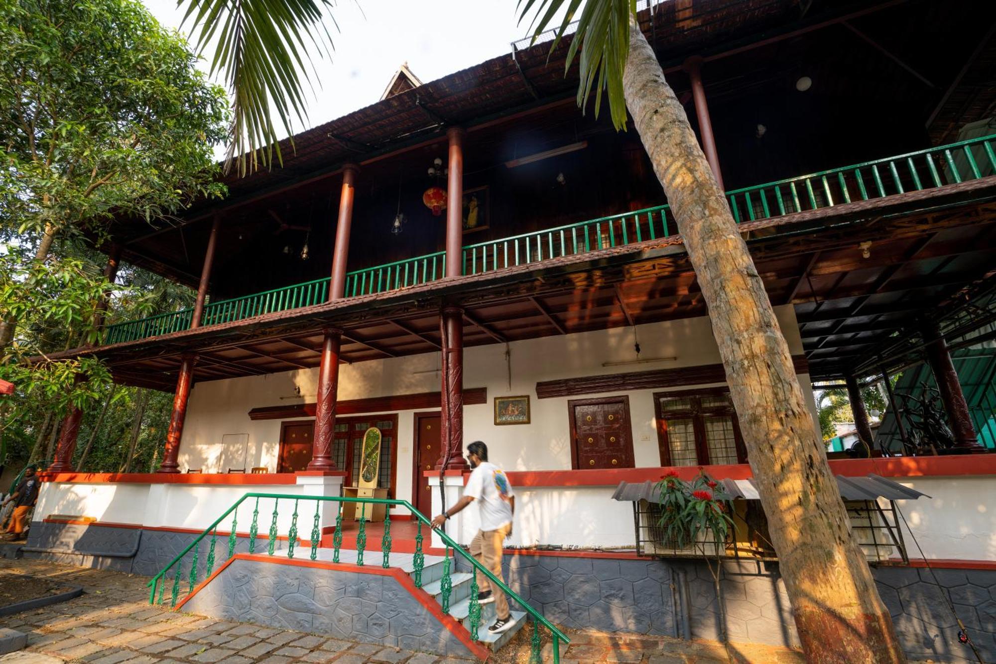 Hotel Garggi Backwater Retreat à Kottayam Extérieur photo