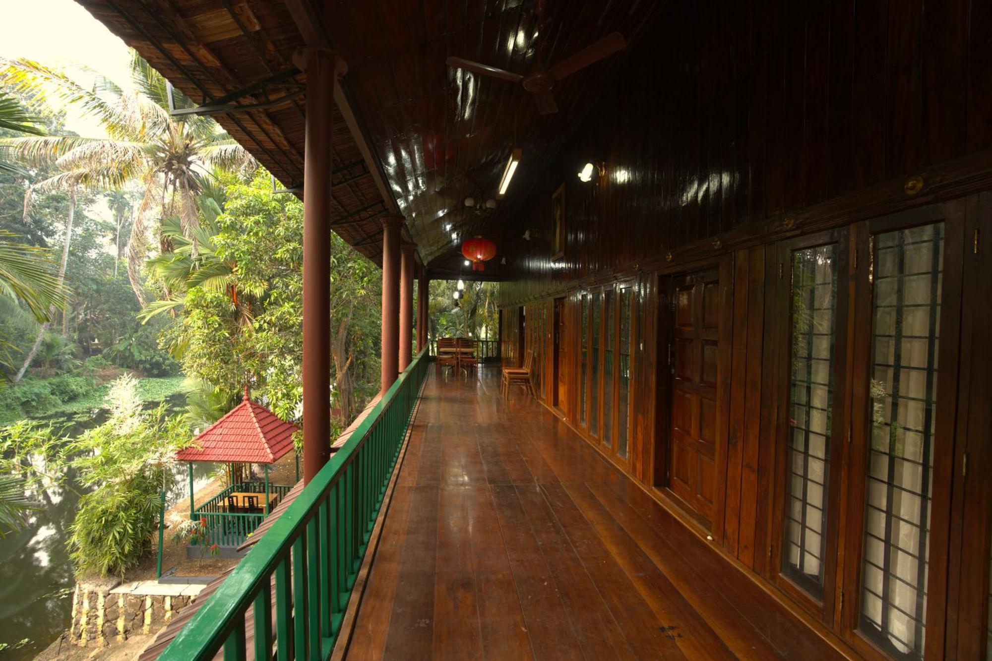Hotel Garggi Backwater Retreat à Kottayam Extérieur photo