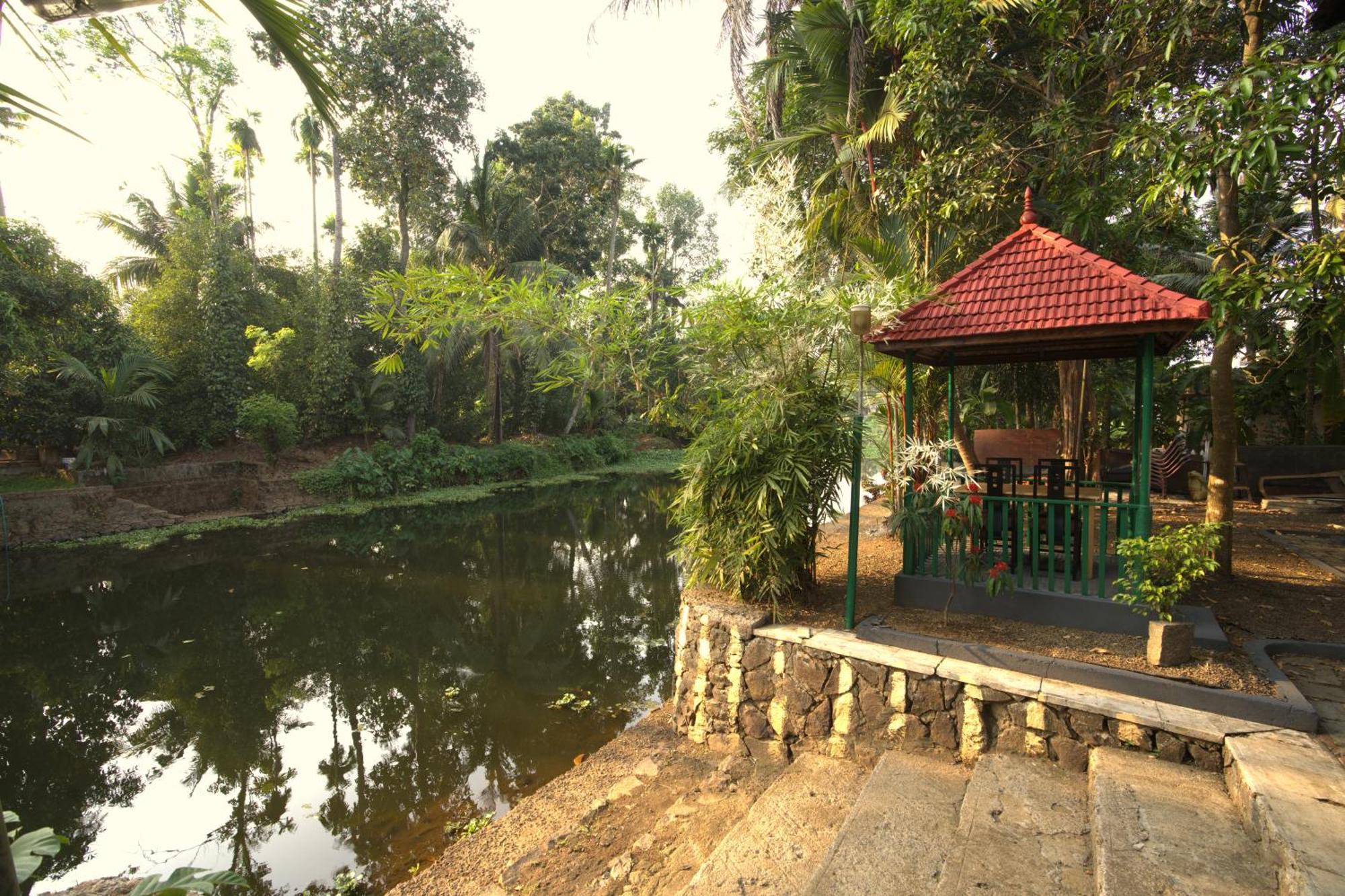 Hotel Garggi Backwater Retreat à Kottayam Extérieur photo